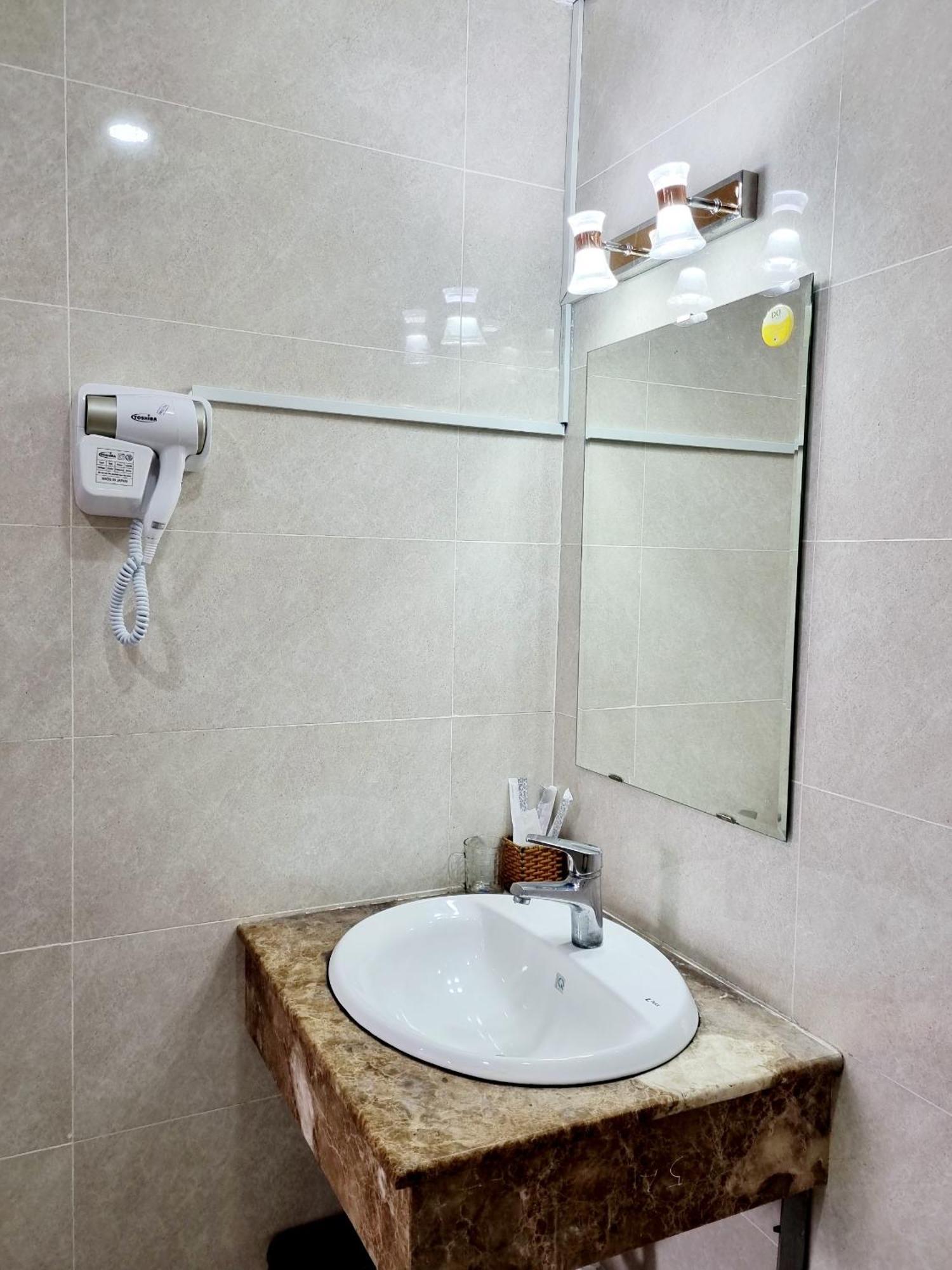 Minh Khue Hotel Vĩnh Long Zewnętrze zdjęcie